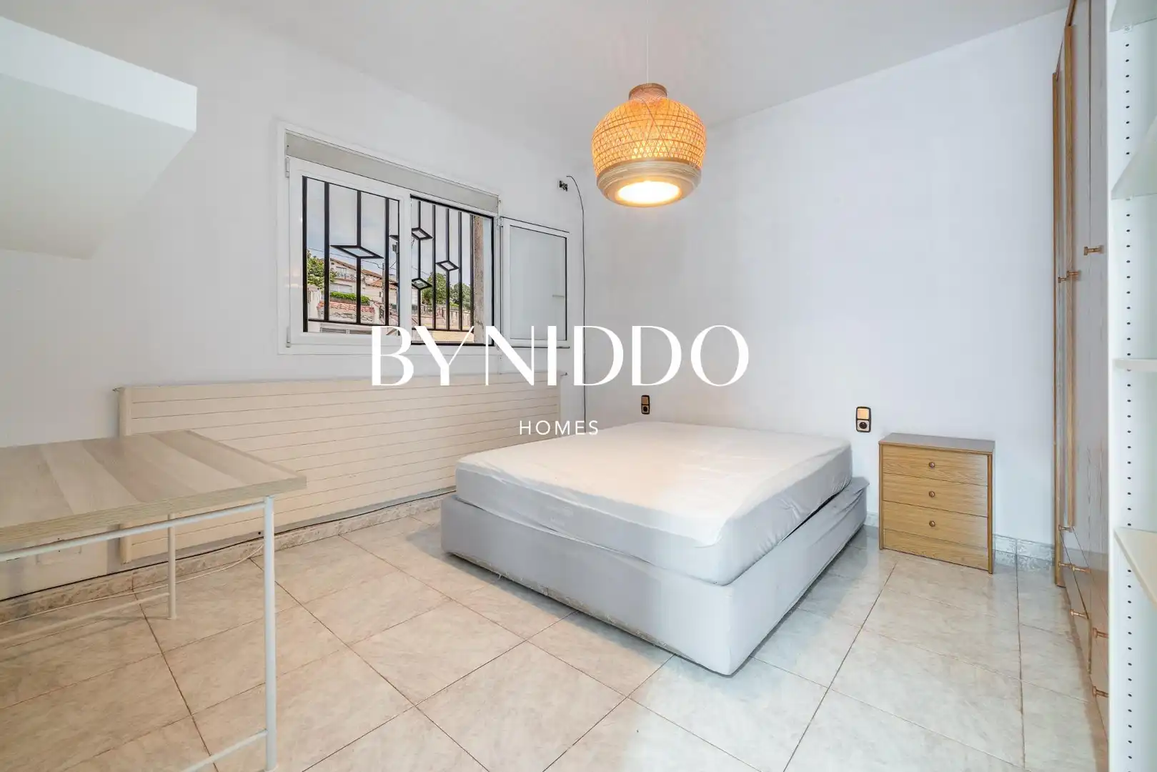 Dormitori de Casa o xalet en venda en Sant Cugat del Vallès amb Jardí privat, Terrassa i Traster