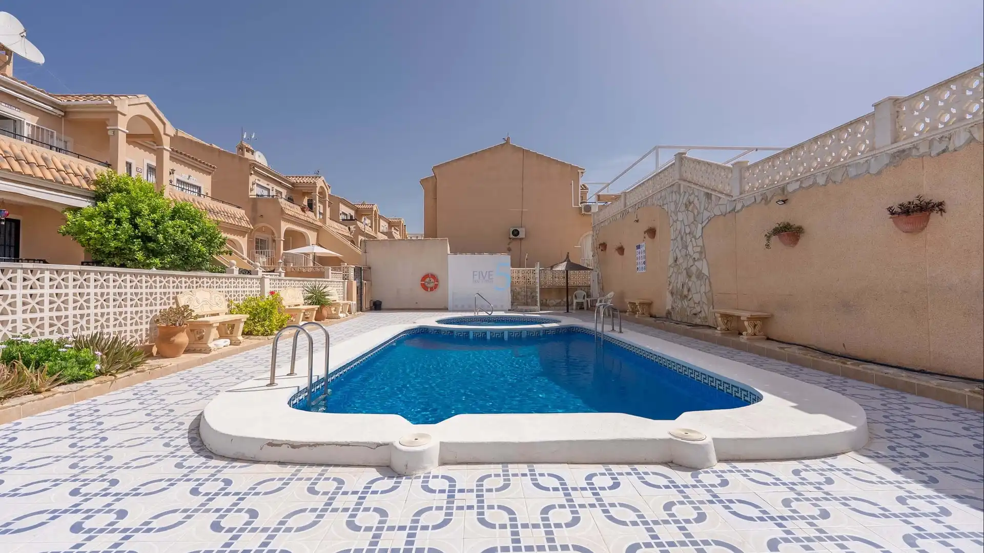 Piscina de Pis en venda en San Miguel de Salinas amb Aire condicionat, Terrassa i Traster