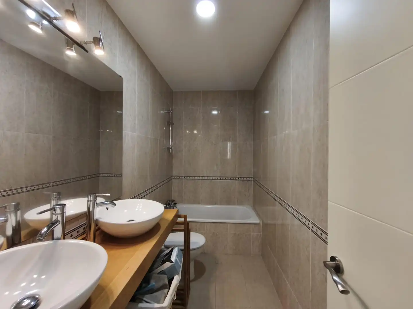 Bathroom of Duplexes for sale in El Carpio  with Air Conditioner, Heating and Terrace