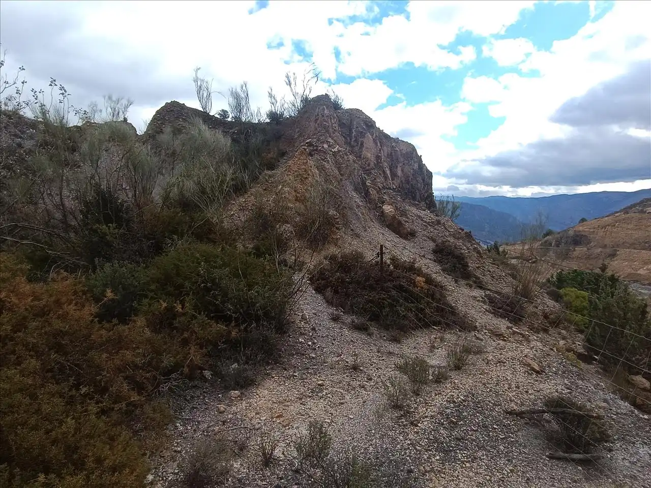 Vista exterior de Terreno en venta en Carataunas