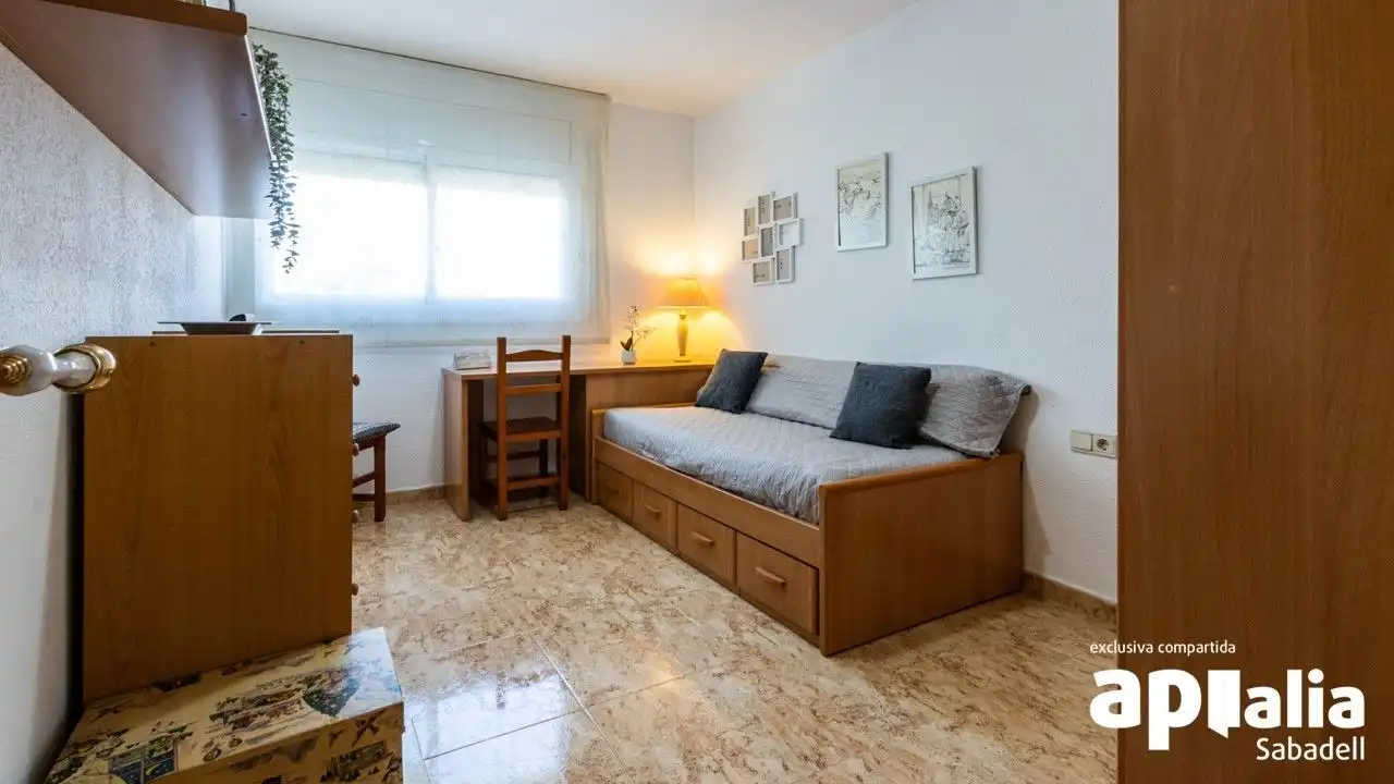 Dormitori de Casa o xalet en venda en Terrassa amb Aire condicionat, Calefacció i Jardí privat