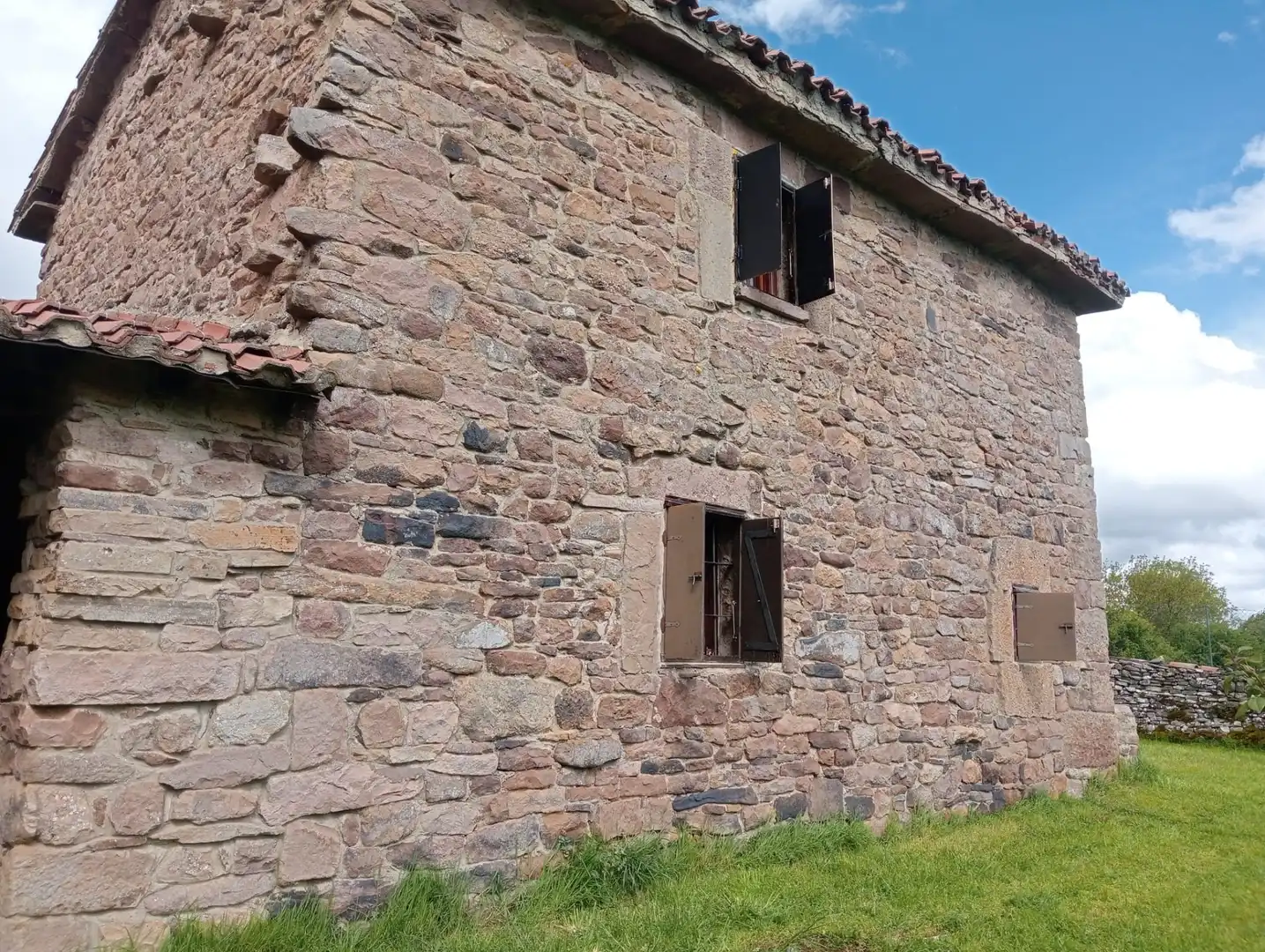 Vista exterior de Finca rústica en venda en Valdeolea