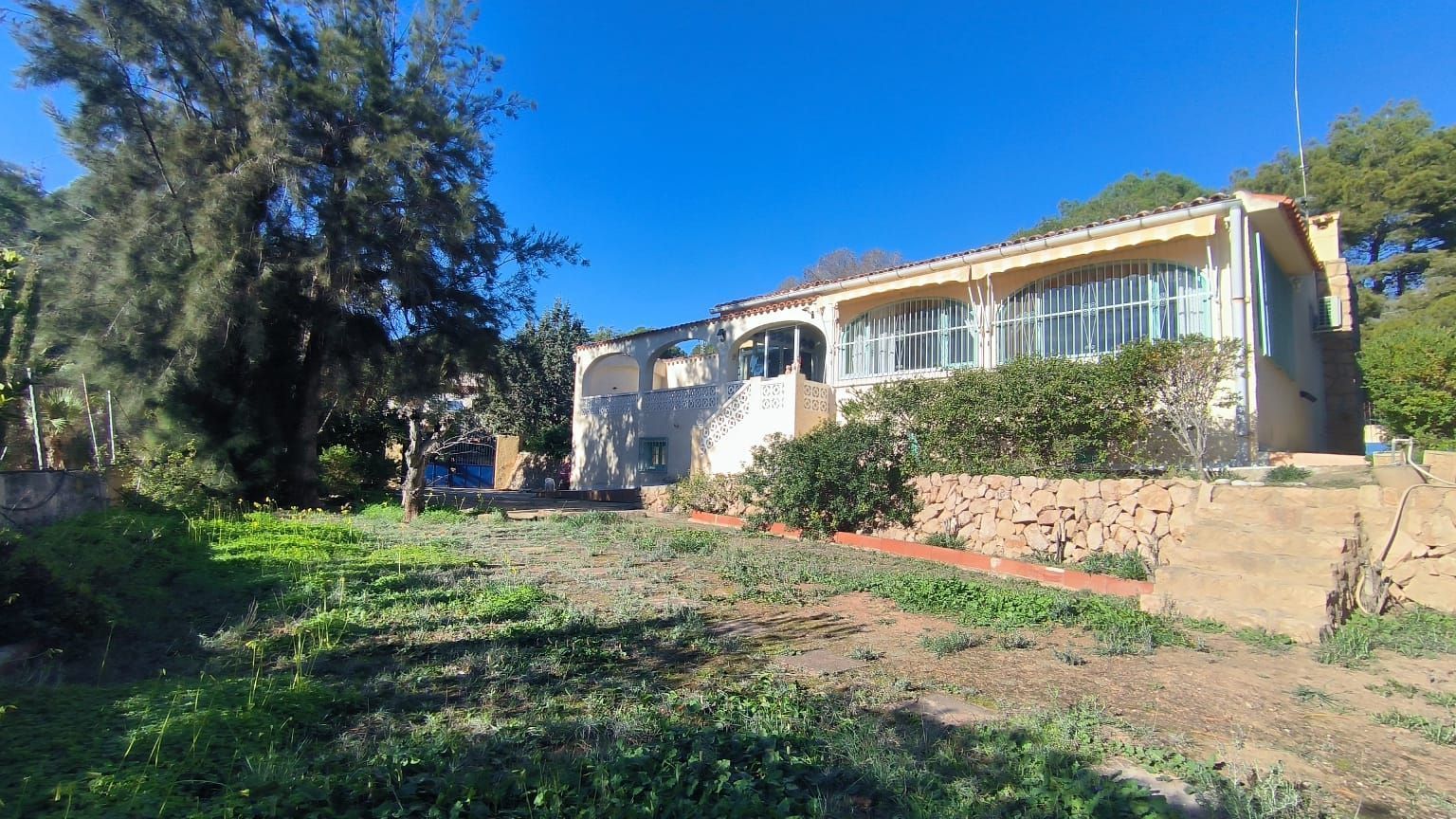 Exterior view of House or chalet for sale in L'Alfàs del Pi  with Air Conditioner, Heating and Private garden