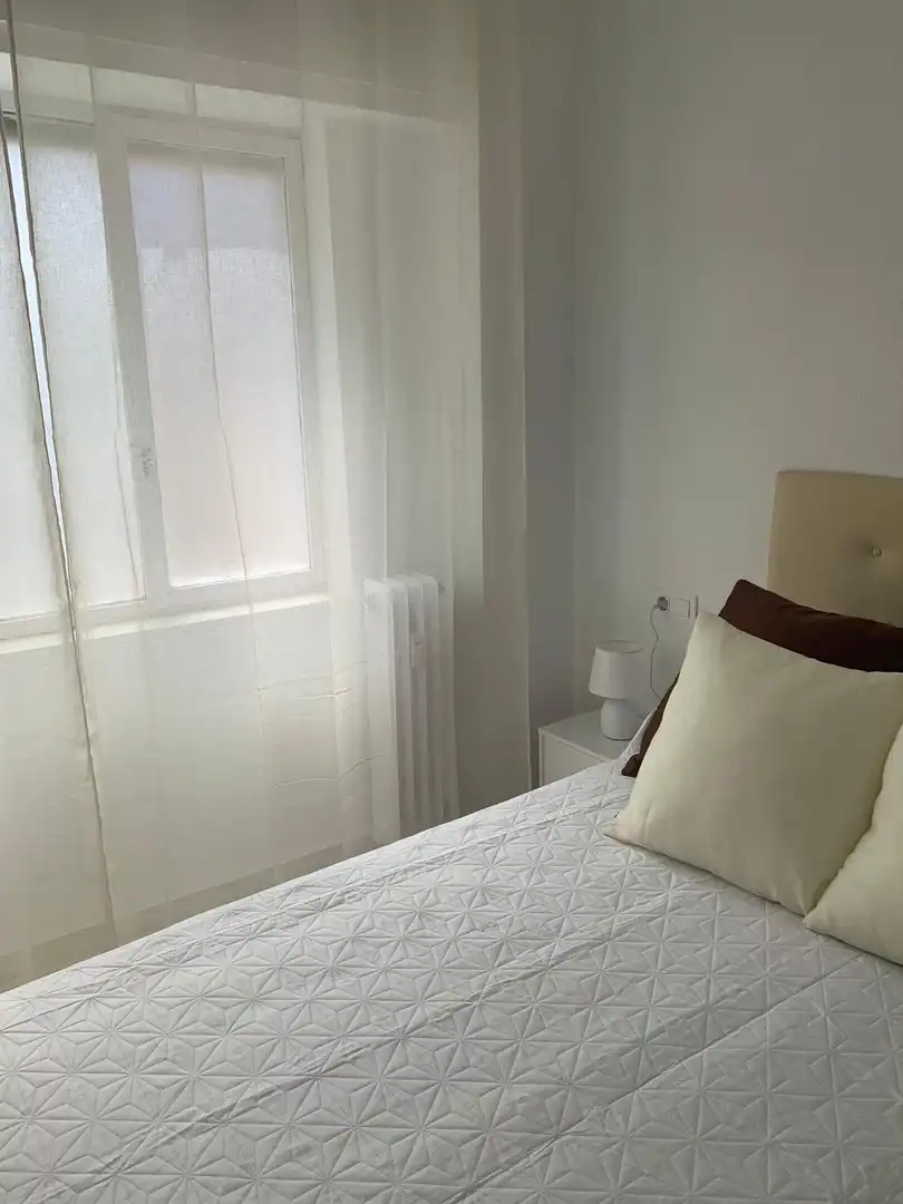 Schlafzimmer von Wohnung zur Miete in Granada mit Heizung