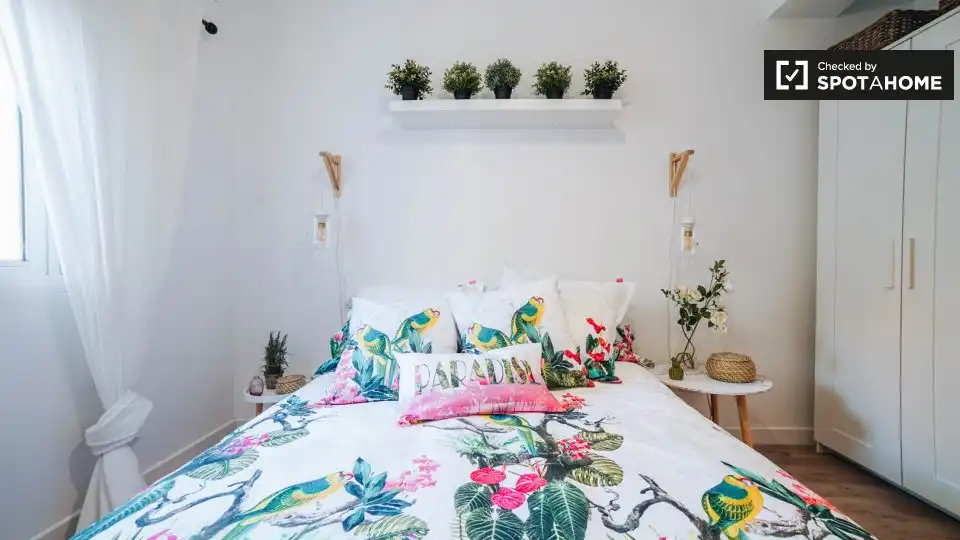 Bedroom of Flat for share in Madrid  with Air Conditioner, Heating and Terrace