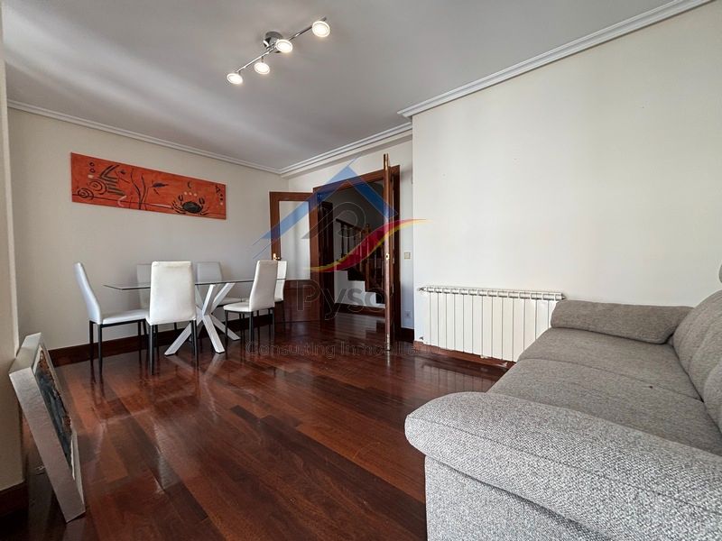 Sala d'estar de Dúplex de lloguer en Santander amb Calefacció, Moblat i Forn