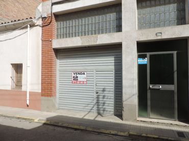 Locale commerciale in vendita a Carrer de Santa Cristina