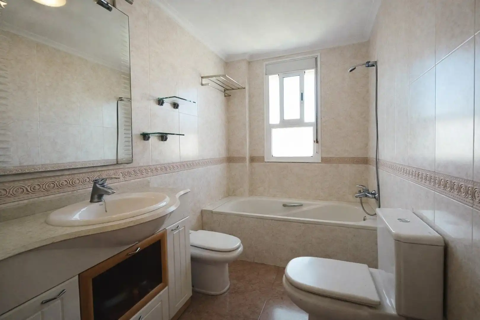 Bathroom of Flat for sale in Roquetas de Mar  with Terrace and Community pool