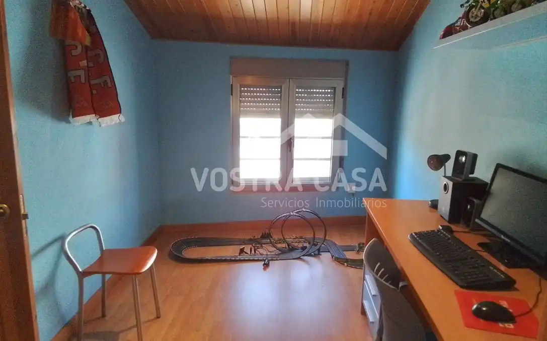 Detached homes for sale in Requena  with Air Conditioner, Heating and Alarm