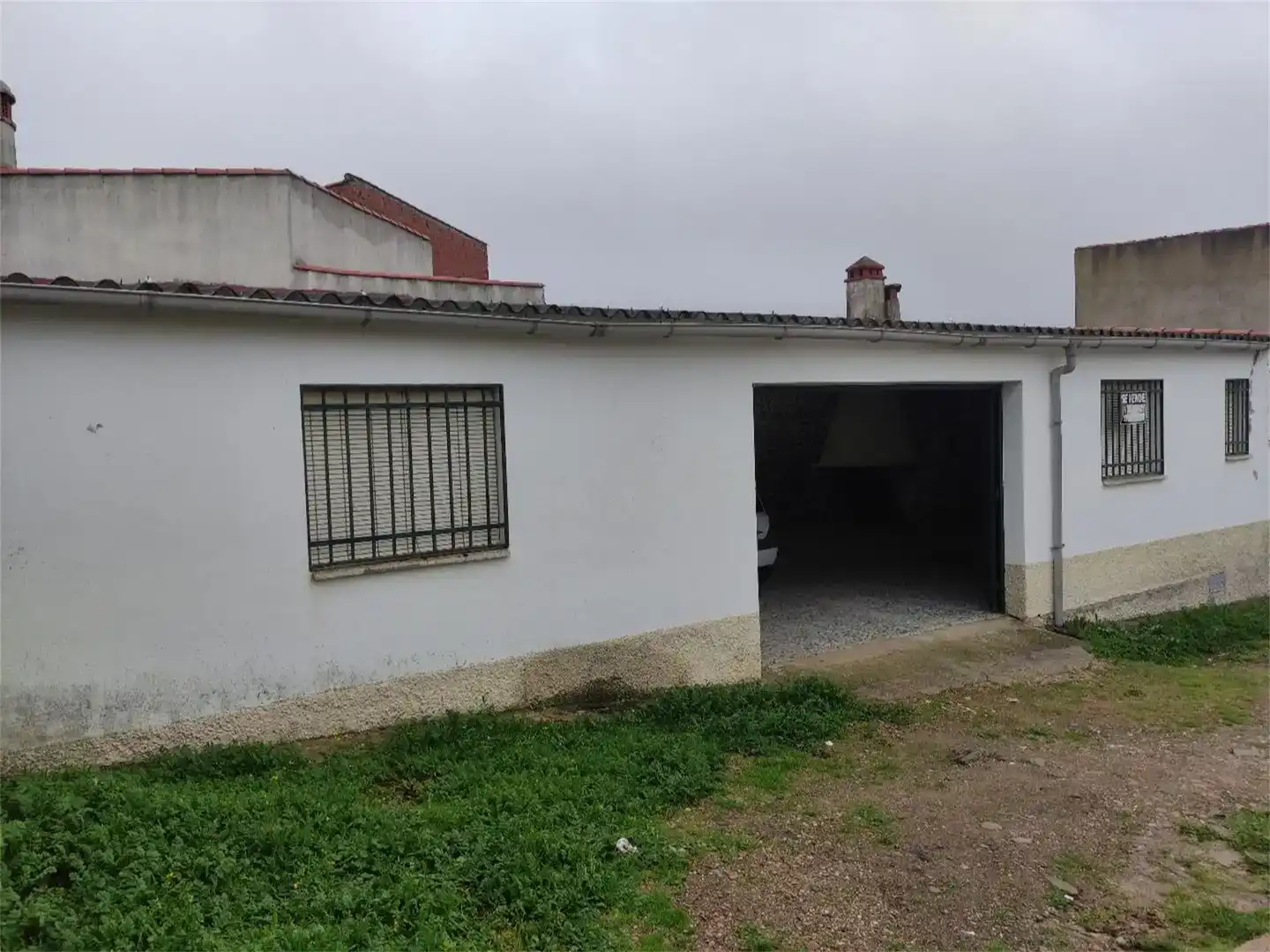 Vista exterior de Garatge en venda en Madroñera, Cáceres