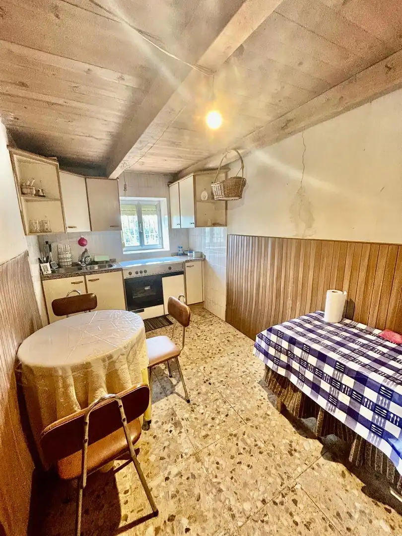 Kitchen of Country homes for sale in Roperuelos del Páramo, León