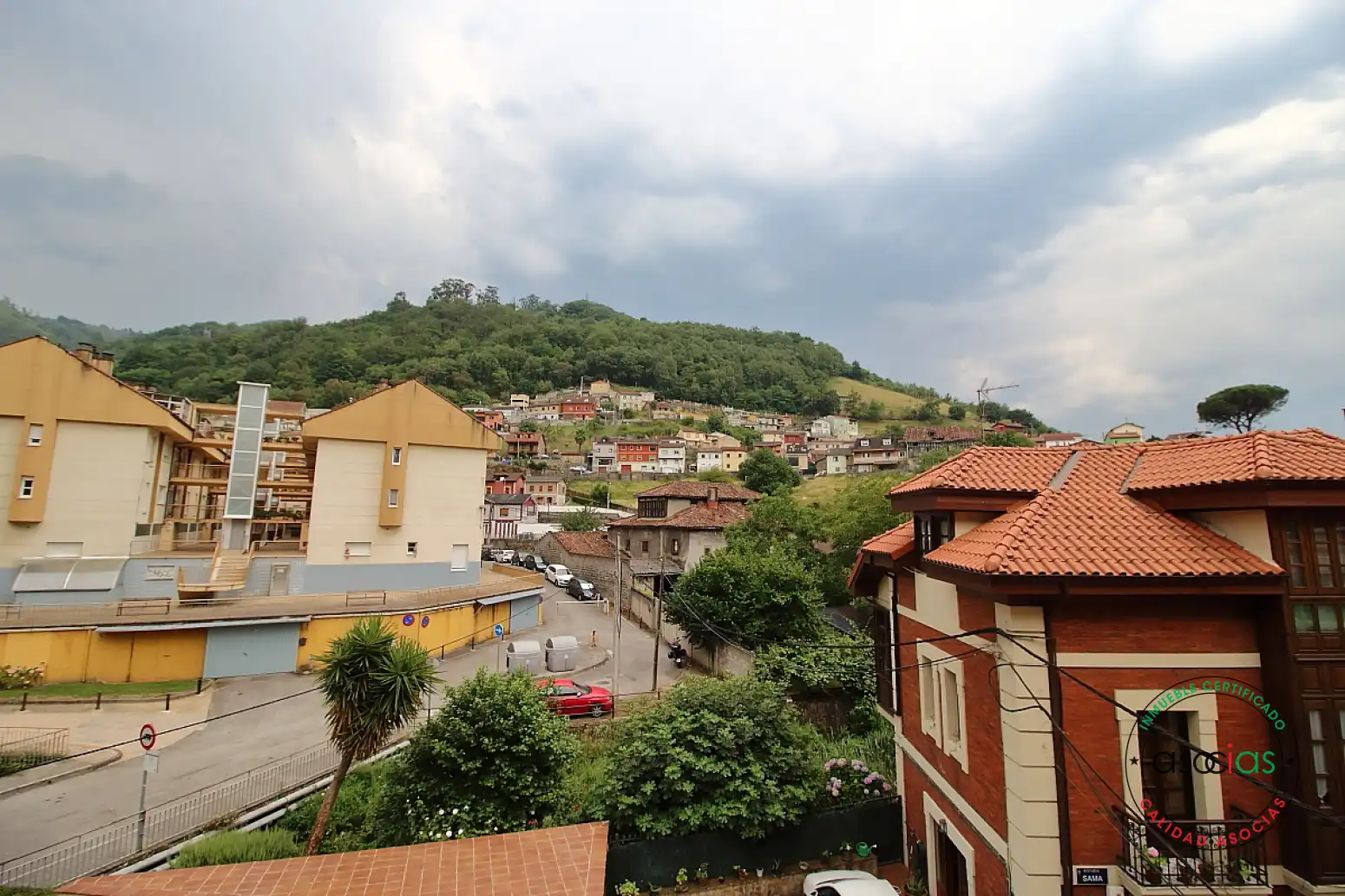 Vista exterior de Casa adosada en venda en Mieres (Asturias) amb Calefacció i Terrassa