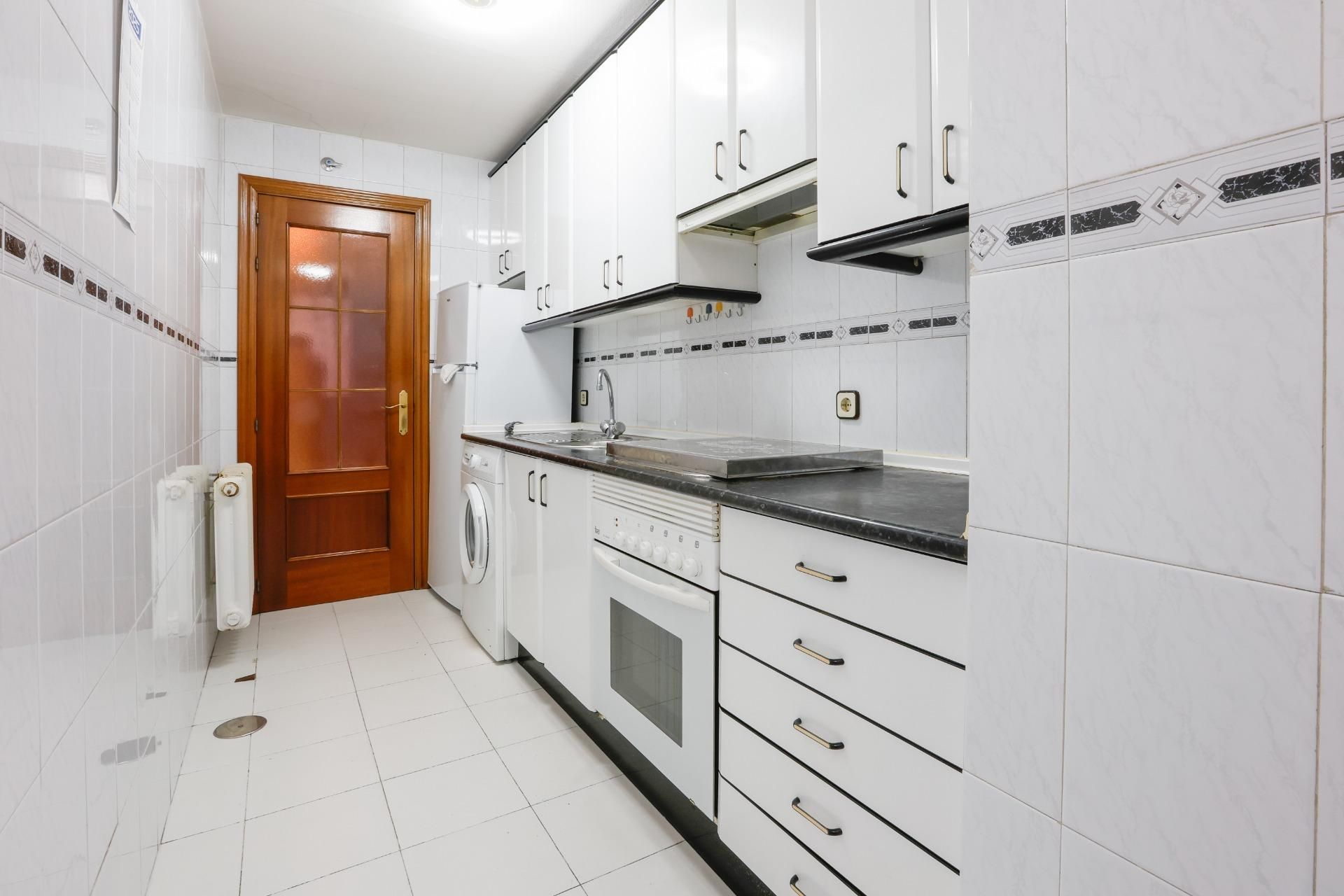Cocina de Piso en venta en Valdemoro con Calefacción, Terraza y Amueblado