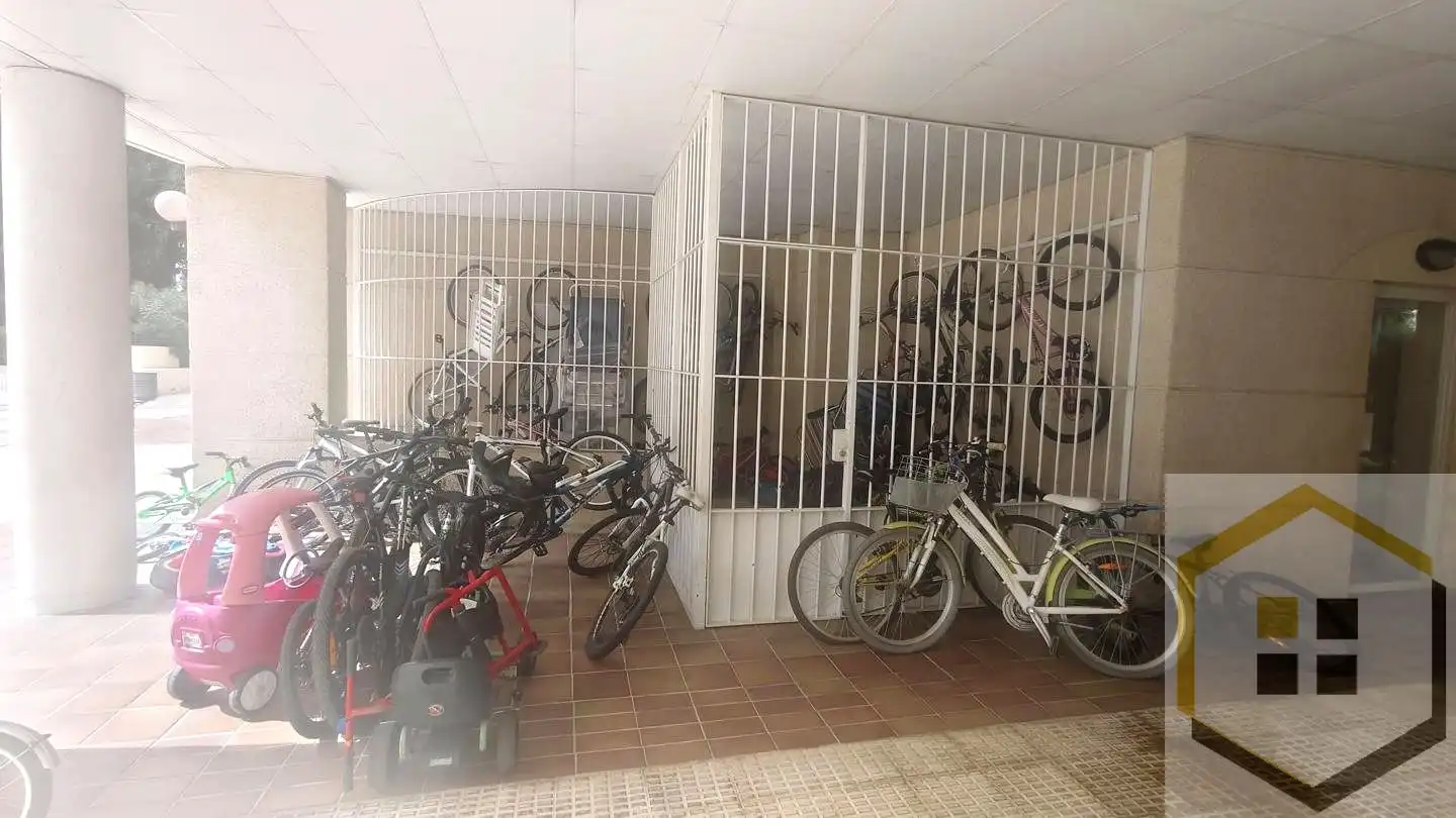 Parking of Flat for sale in Madrid  with Heating, Internet and Community pool