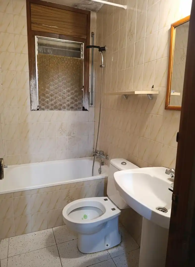 Bany de Edifici en venda en Breda