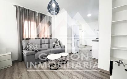 Living room of Flat to rent in  Madrid Capital  with Air Conditioner, Furnished and Washing machine