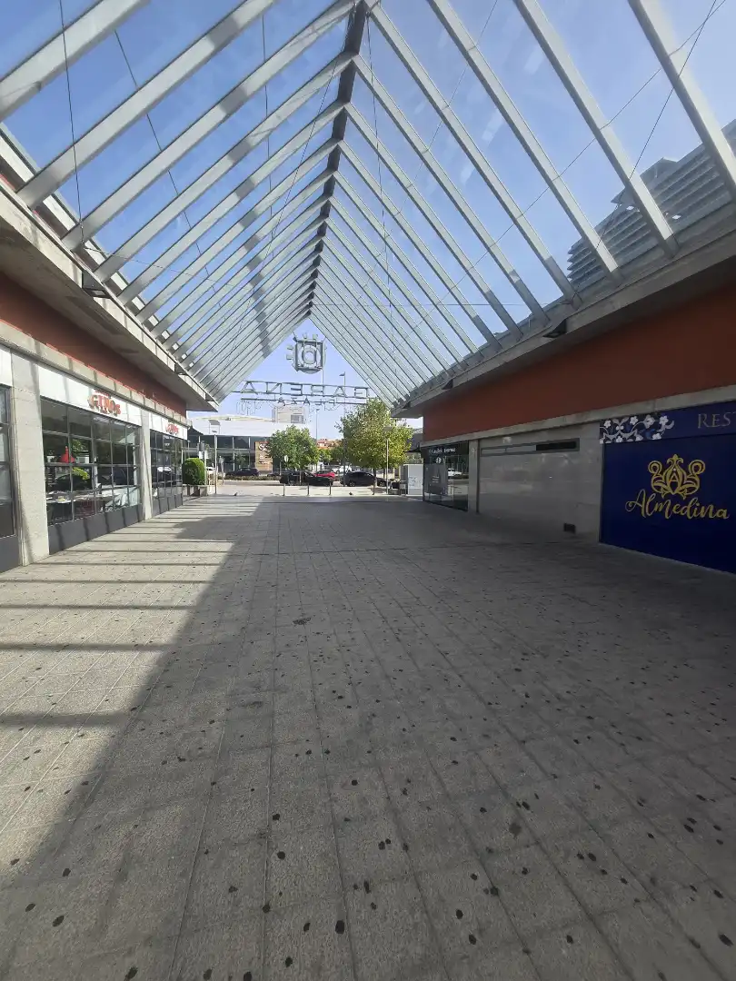 Büro zum Verkauf in Alcalá de Henares mit Klimaanlage, Heizung und Internet
