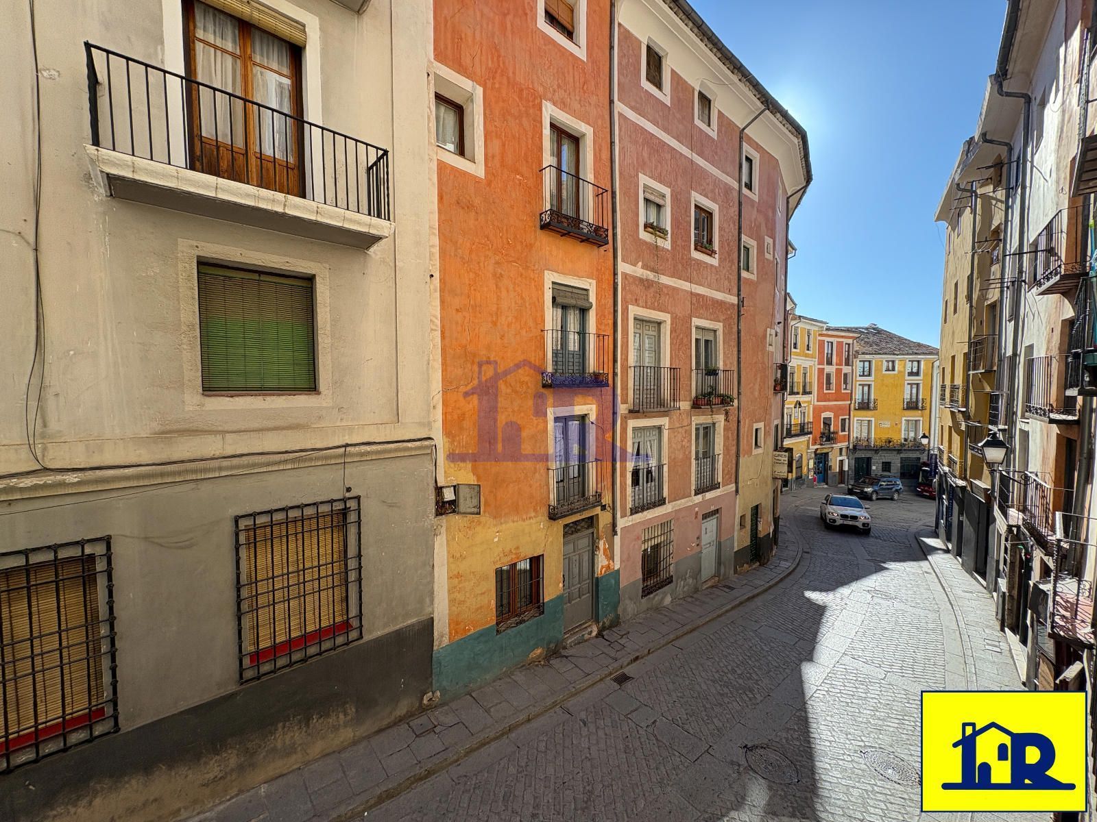 Vista exterior de Pis en venda en Cuenca Capital amb Calefacció, Terrassa i Traster