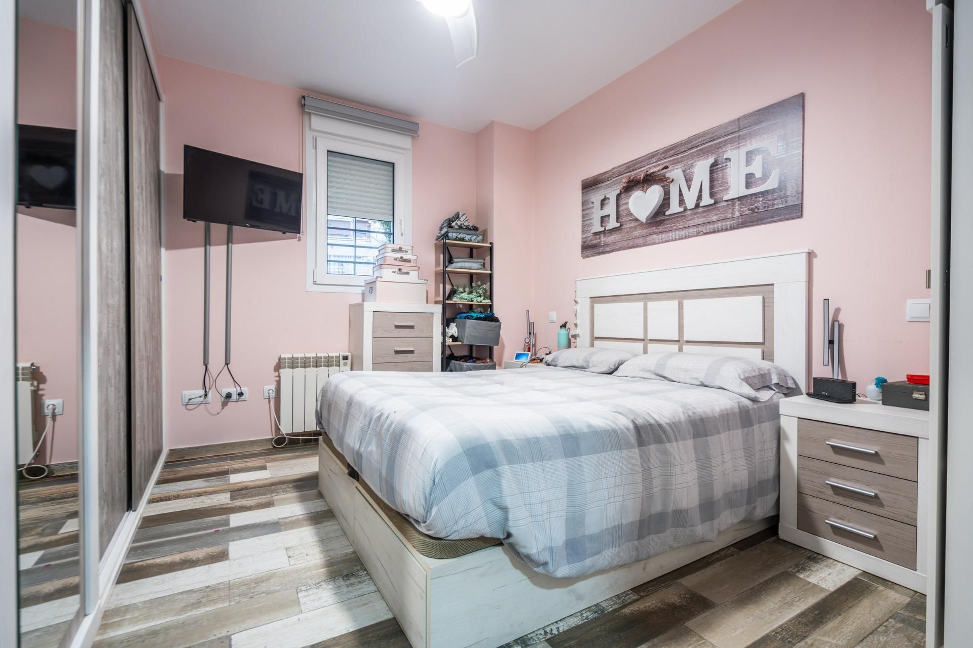 Habitación de Piso en venta en Fuenlabrada con Calefacción, Jardín privado y Piscina comunitaria