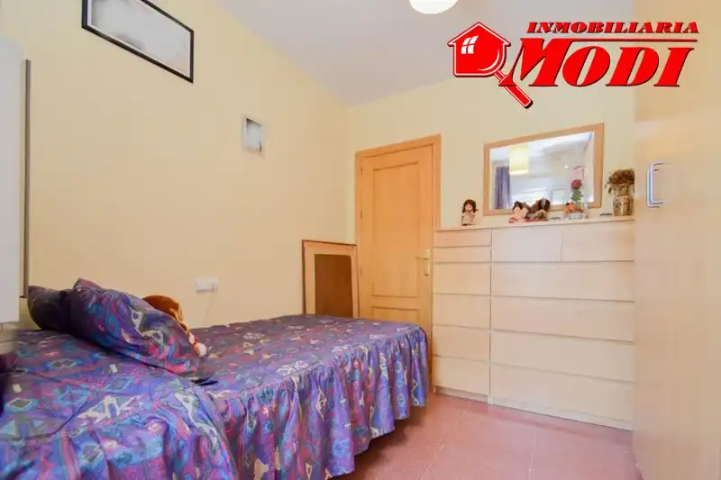 Habitación de Casa adosada en venta en Alhendín con Calefacción, Jardín privado y Terraza