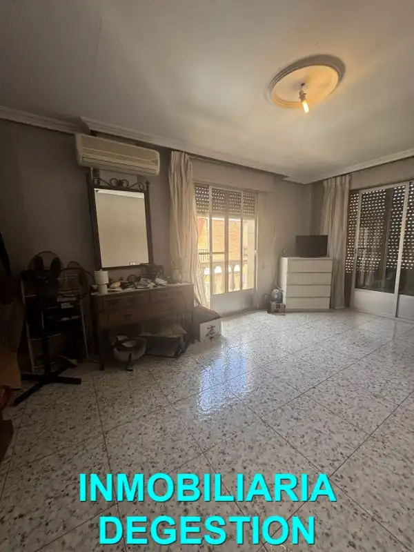 Dormitori de Casa adosada en venda en Linares amb Aire condicionat, Calefacció i Jardí privat