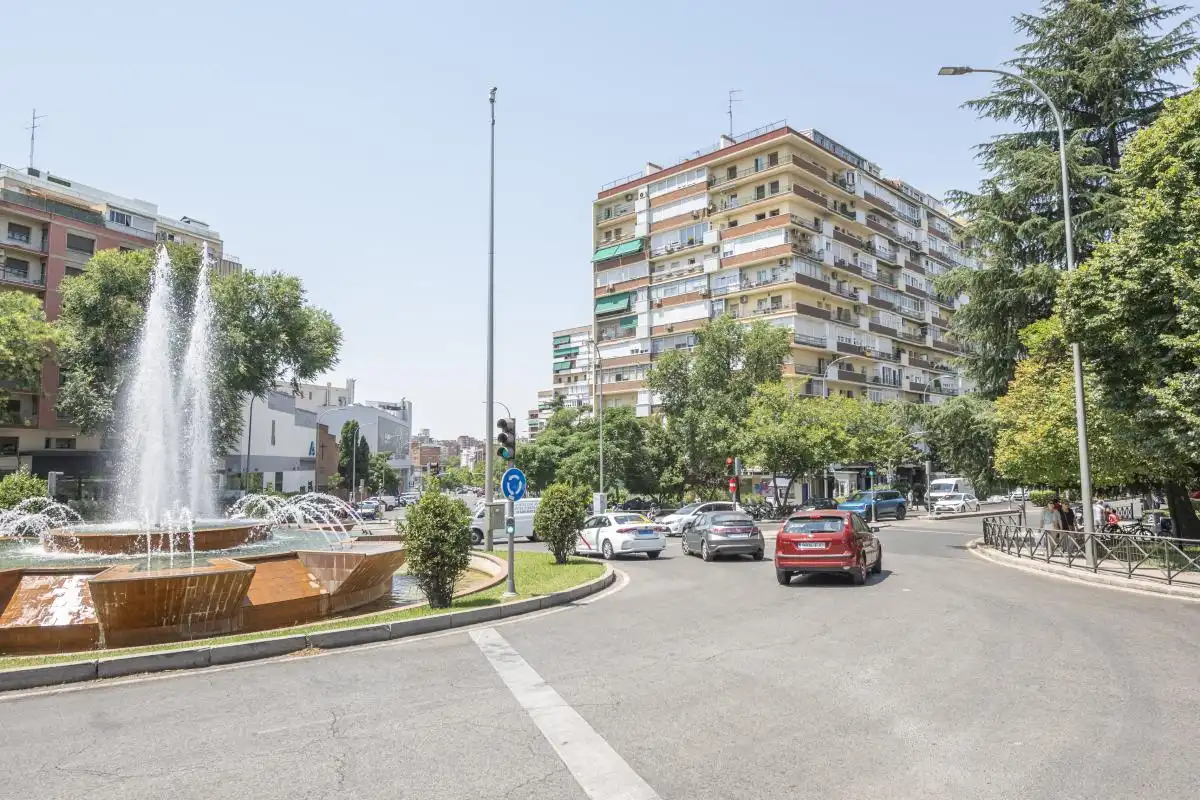 Vista exterior de Àtic en venda en Madrid amb Aire condicionat, Calefacció i Terrassa