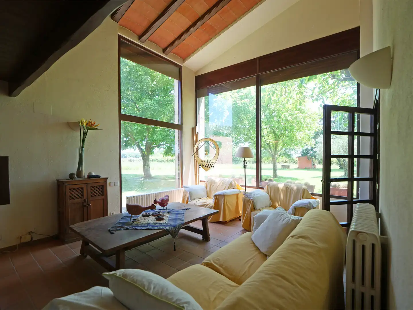 Wohnzimmer von Country house zum Verkauf in Cassà de la Selva mit Heizung, Privatgarten und Abstellraum