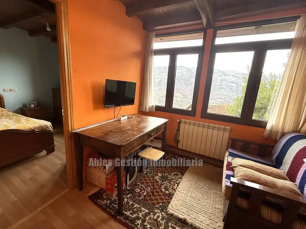 Schlafzimmer von Haus oder Chalet zum Verkauf in Quirós mit Heizung und Abstellraum