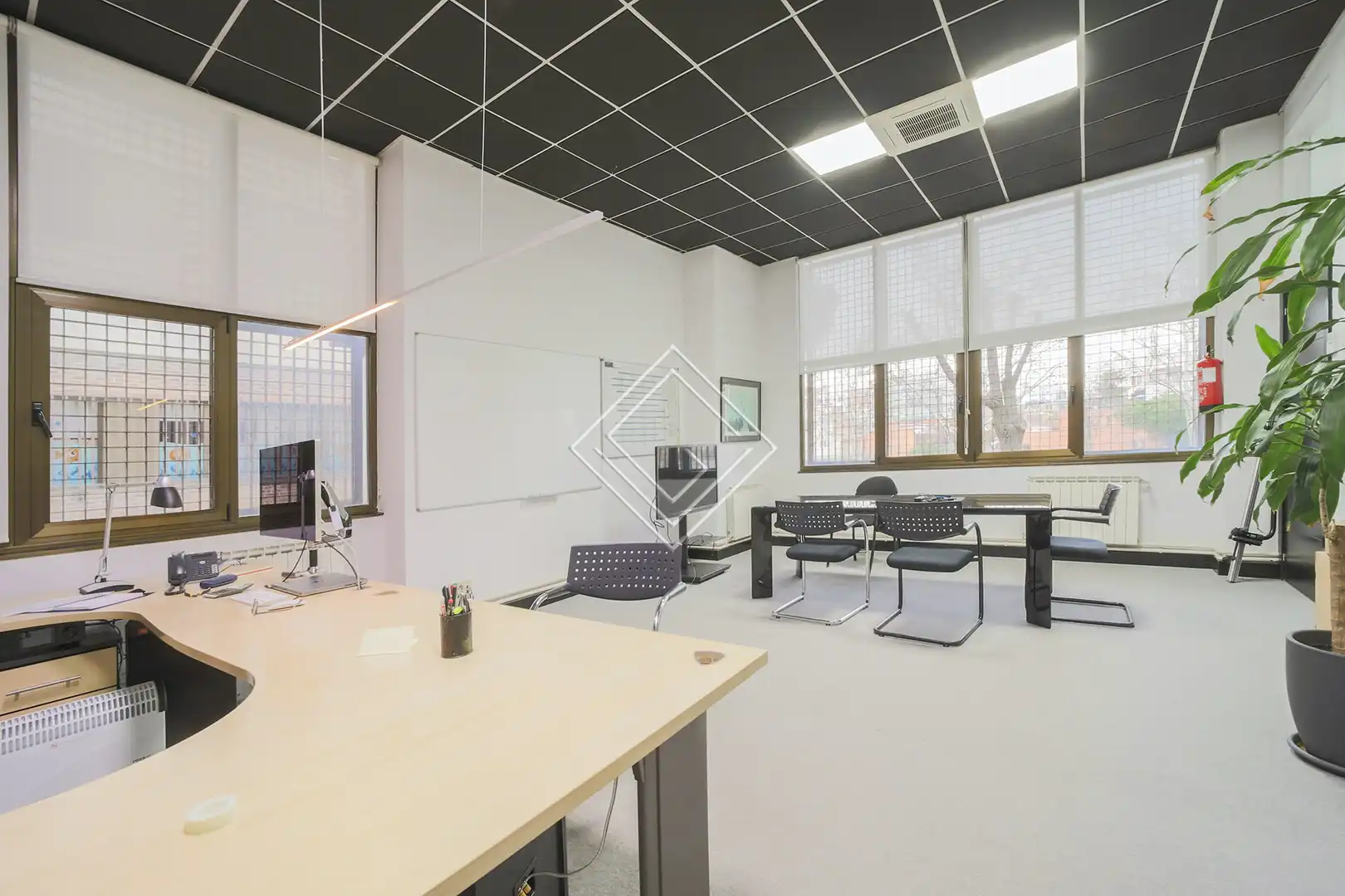 Commercial properties for sale in Madrid  with Air Conditioner and Heating