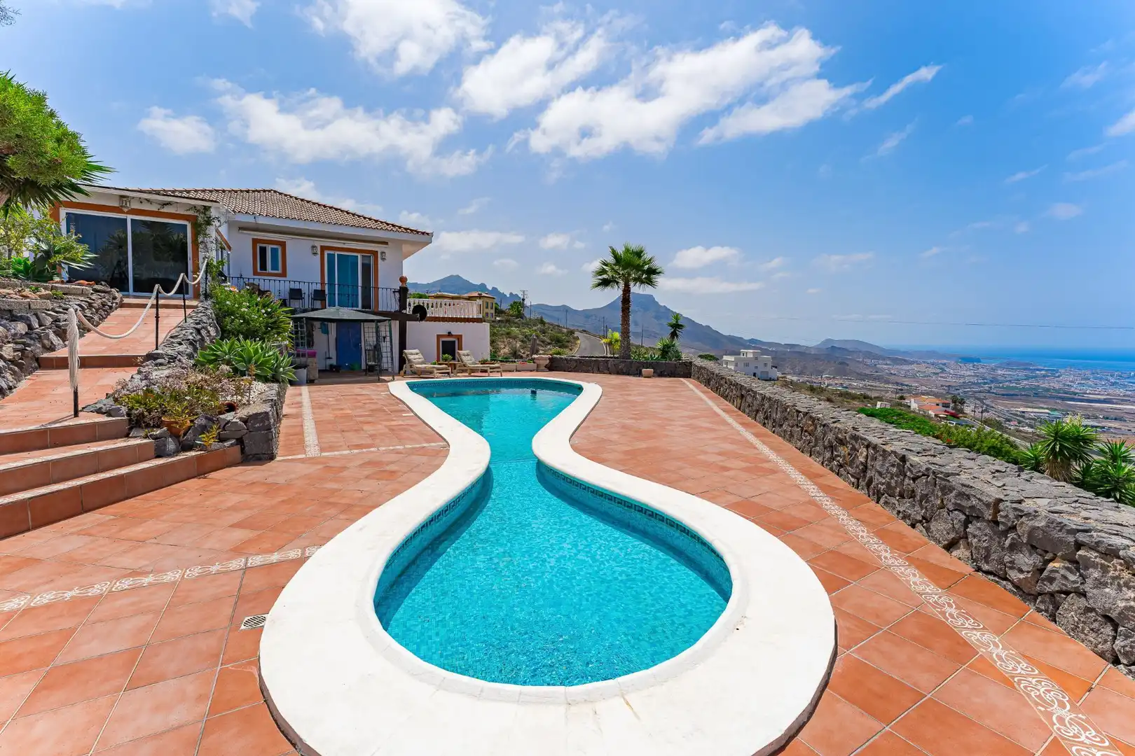 Vista exterior de Casa o chalet en venta en Adeje con Jardín privado, Terraza y Trastero