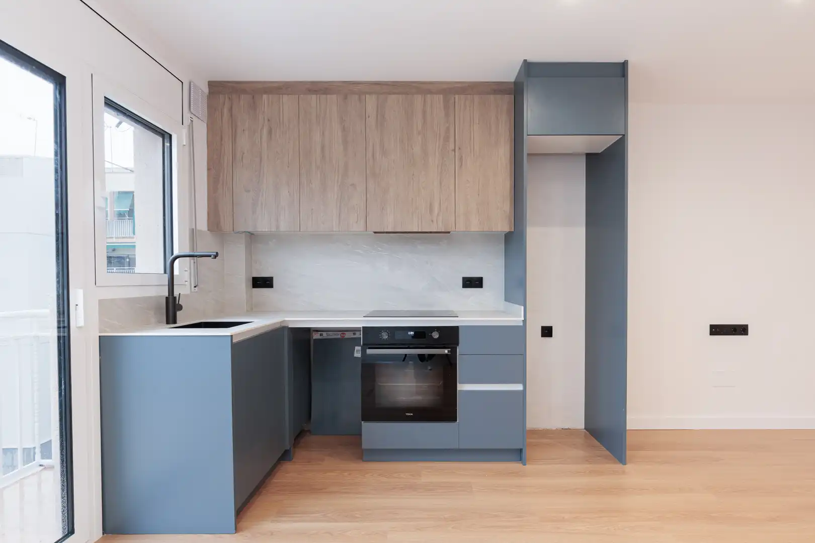 Flat with terrace for sale in Carrer de Lluís Vives, imagen 5