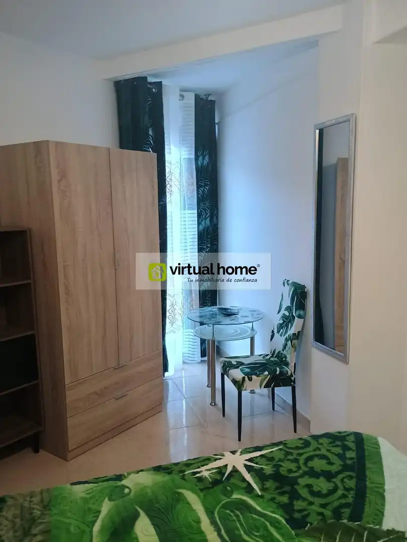 Dormitori de Apartament en venda en Benidorm amb Aire condicionat i Piscina comunitària