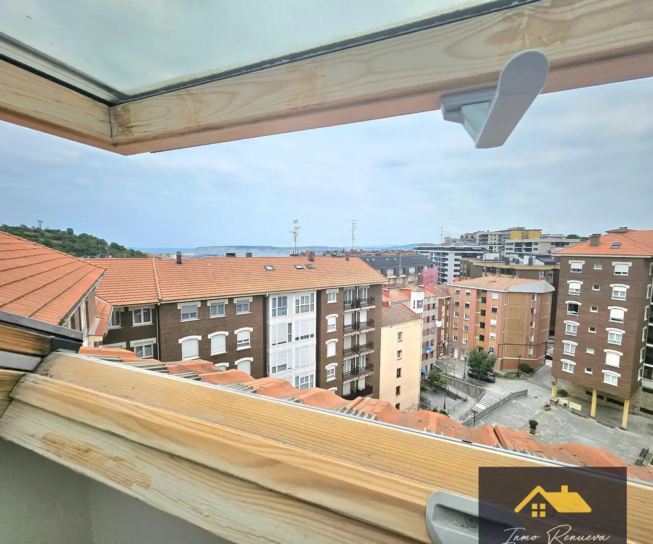 Terraza de Ático en venta en Santurtzi  con Calefacción, Trastero y Balcón