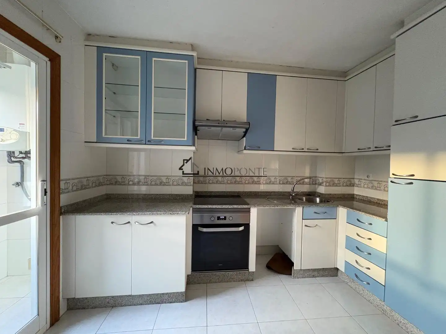 Küche von Wohnung zum Verkauf in Pontevedra Capital 