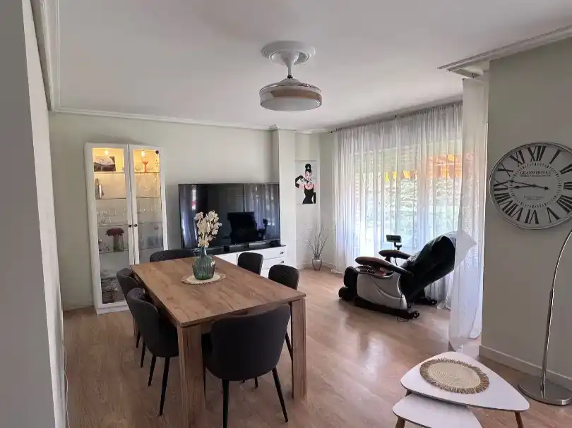 Sala d'estar de Pis en venda en Viguera amb Balcó