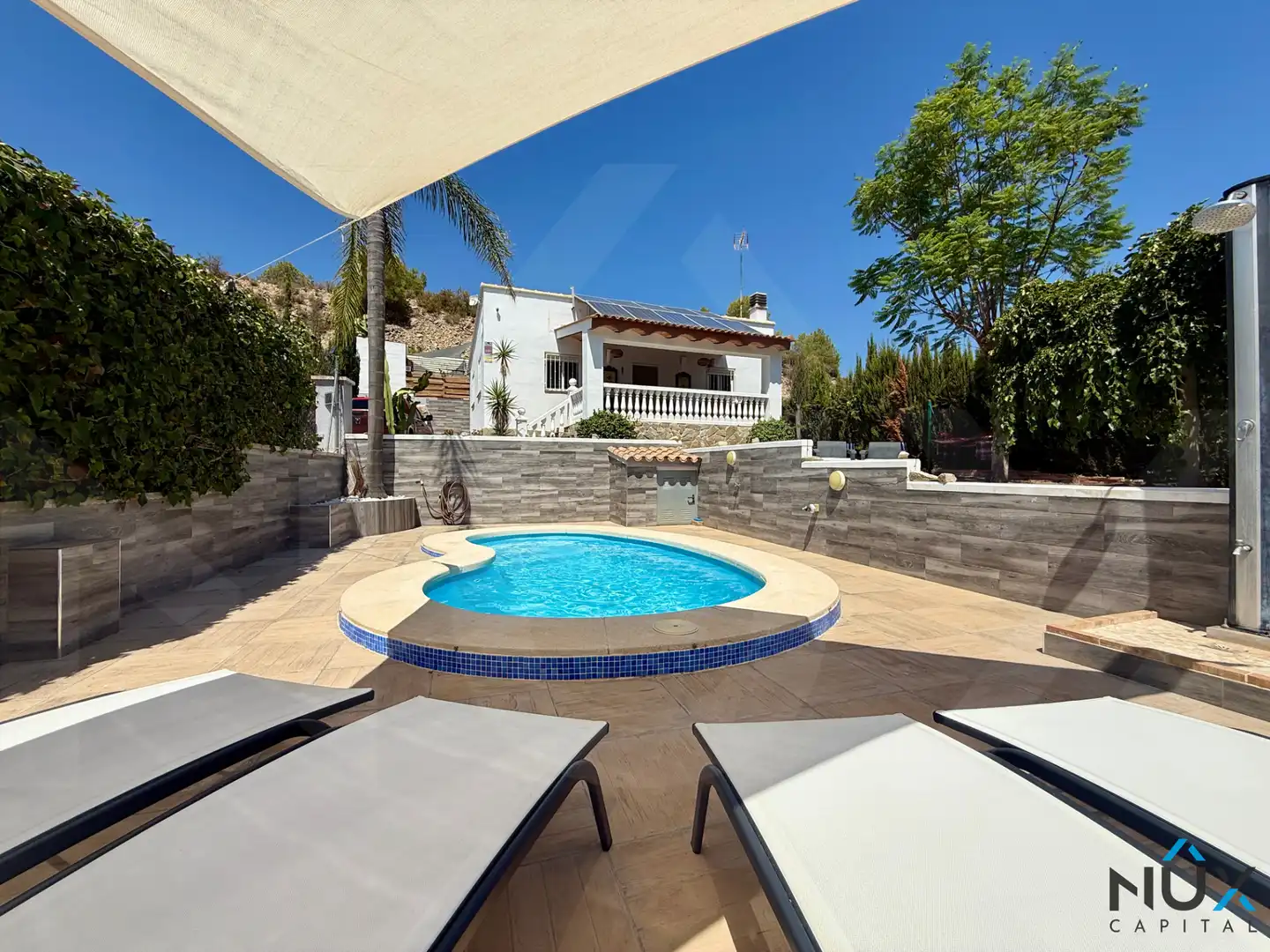 Swimming pool of Houses for sale in Pedralba  with Air Conditioner, Heating and Private garden