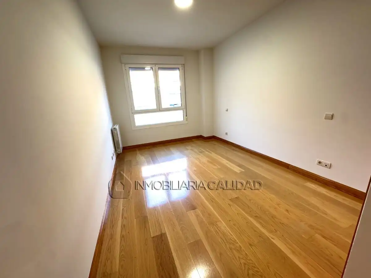 Bedroom of Flat for rent in Burgos  with Heating and Storage room