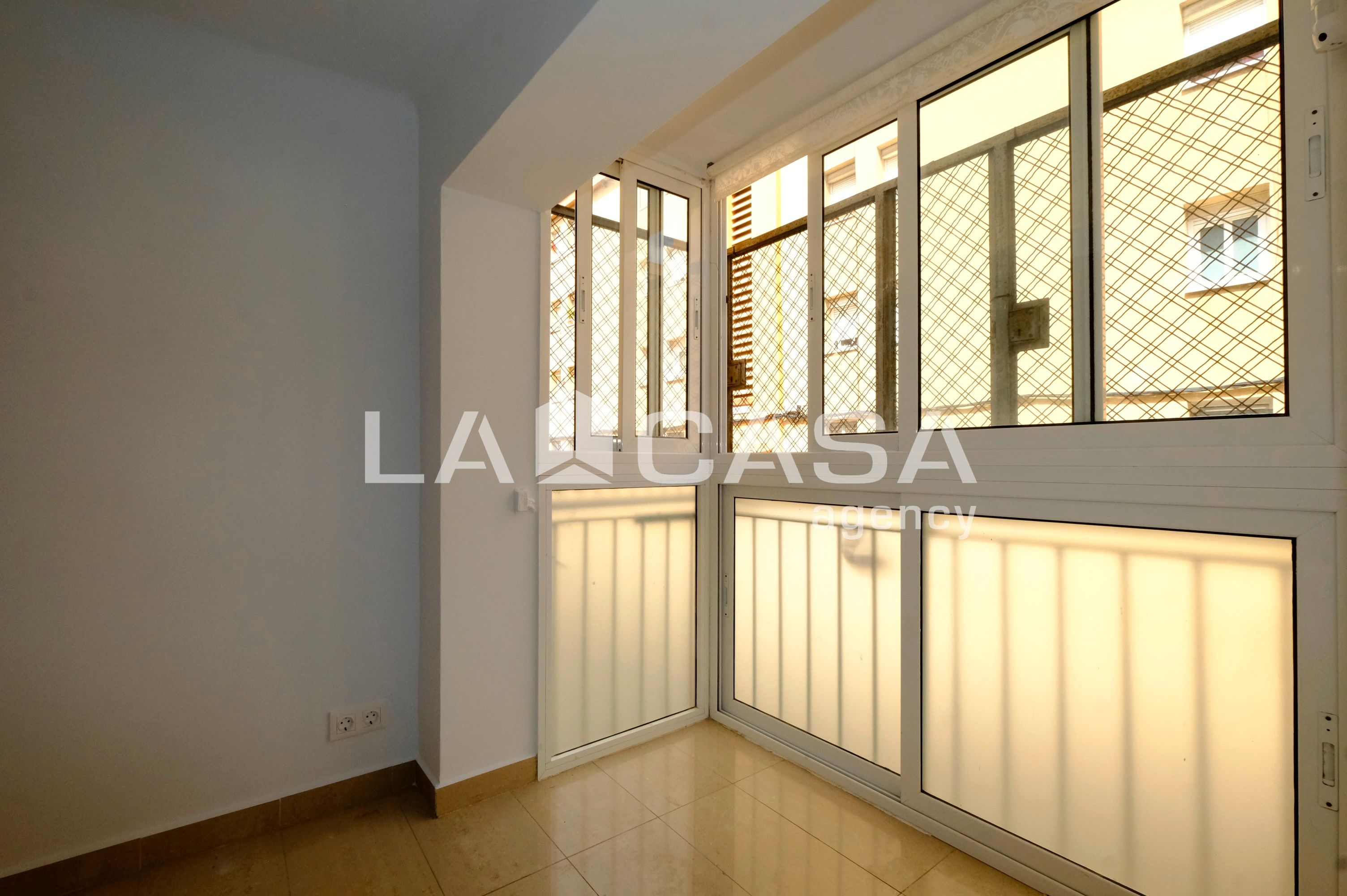 Bedroom of Flat for sale in  Barcelona Capital  with Heating and Balcony
