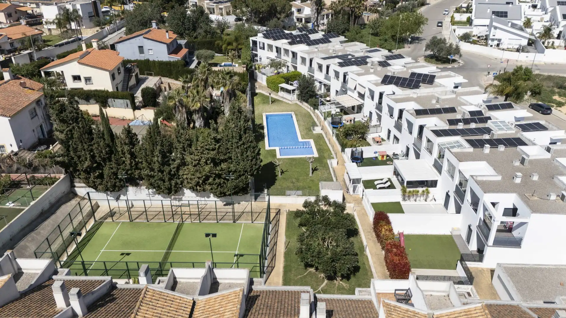 Vista exterior de Casa adosada en venta en San Antonio de Benagéber con Aire acondicionado, Calefacción y Terraza