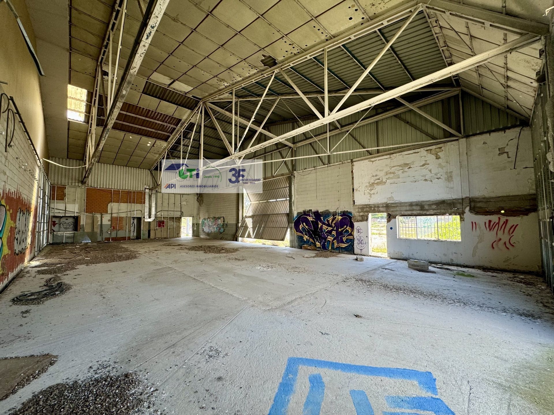 Nau industrial en venda en  Zaragoza Capital