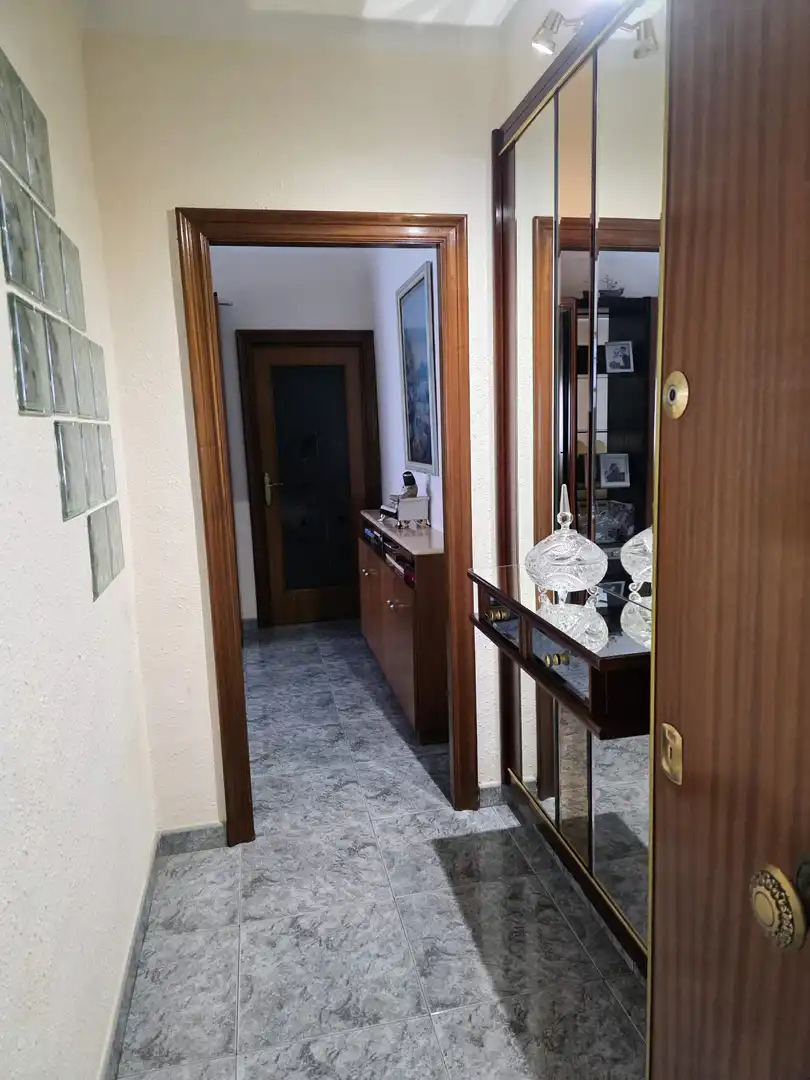 Wohnung zum Verkauf in Cornellà de Llobregat mit Klimaanlage, Heizung und Möbliert