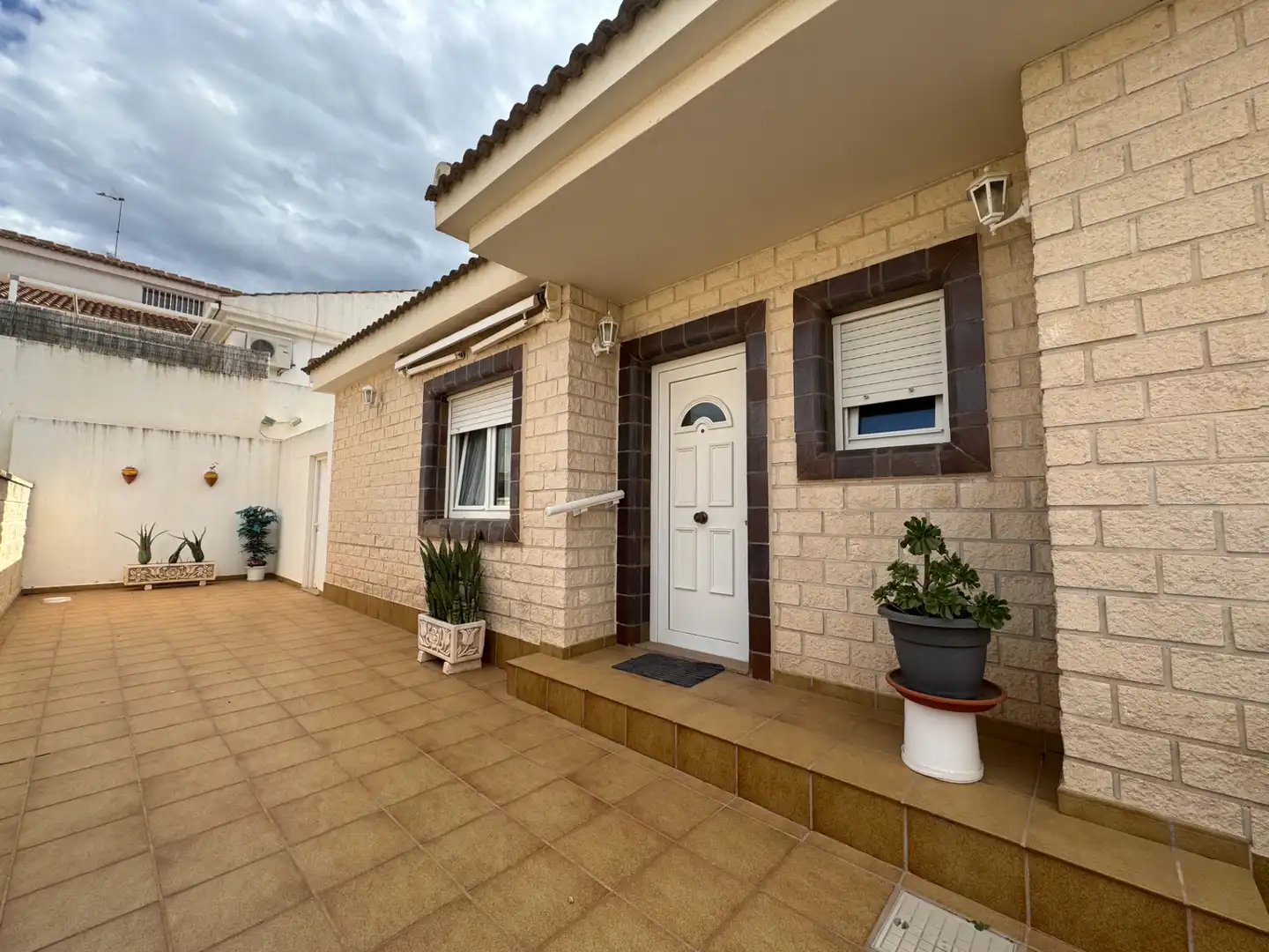 Vista exterior de Casa adosada en venda en San Javier amb Aire condicionat, Calefacció i Jardí privat
