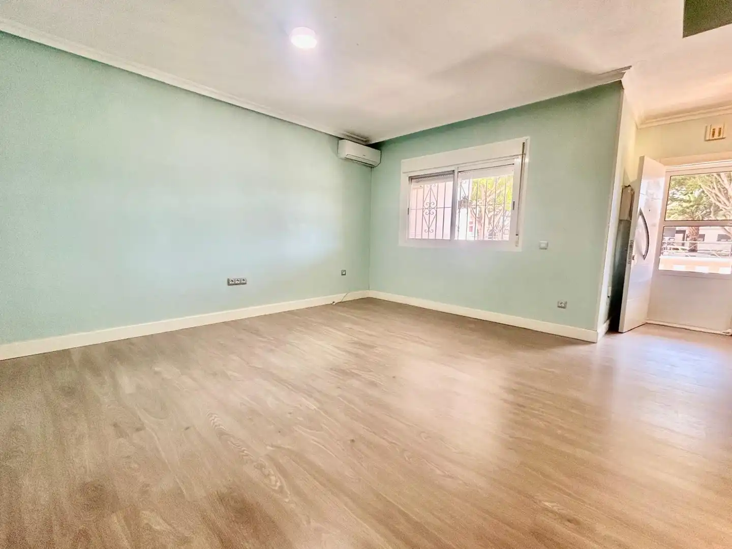 Casa adosada en venta en Roquetas de Mar con Aire acondicionado, Calefacción y Jardín privado