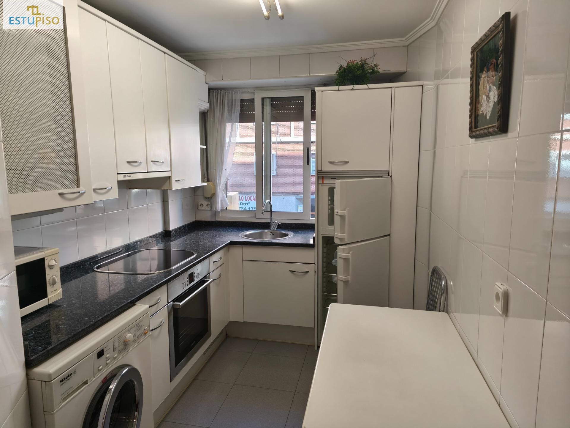 Cocina de Piso en venta en Vitoria - Gasteiz con Calefacción, Parquet y Trastero