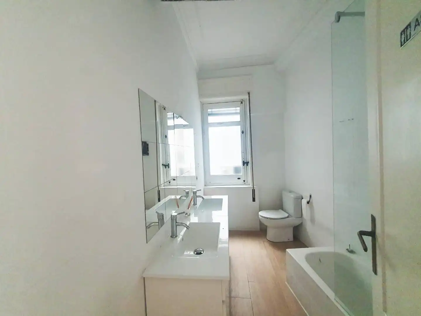 Badezimmer von Büro zur Miete in Sevilla