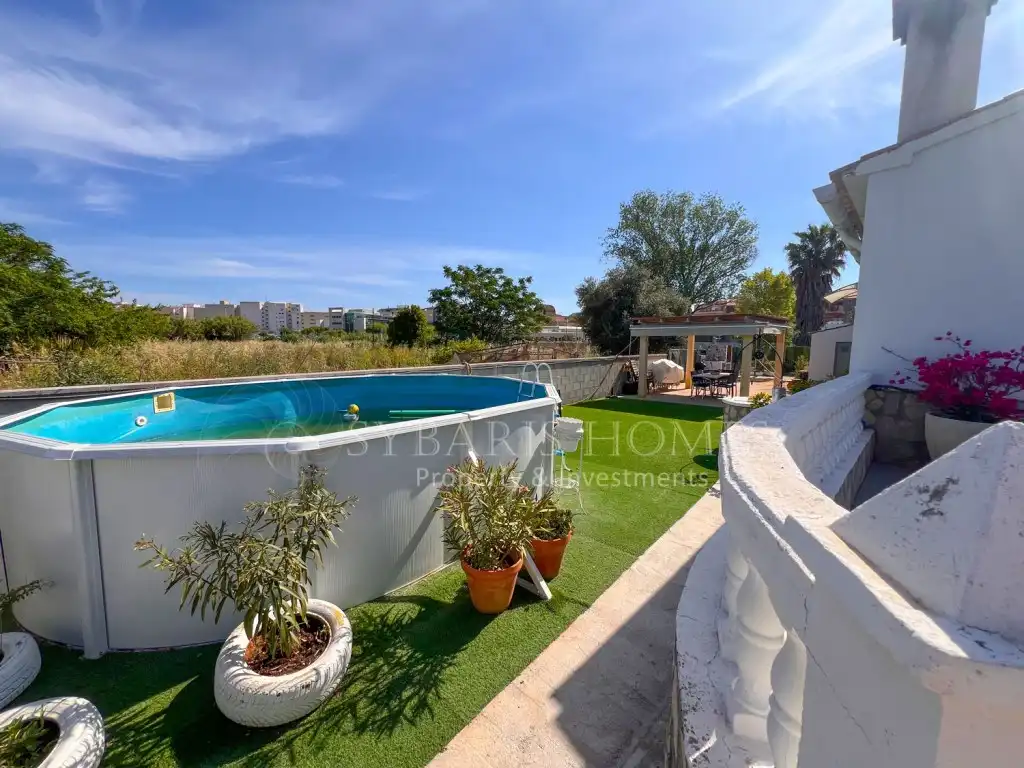 Chalet con piscina en venta en Carrer Metge Manuel Vallalta, imagen 3