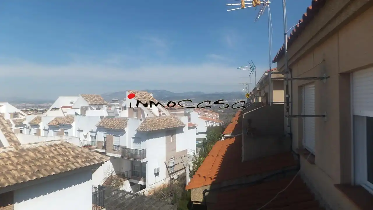 Casa adosada de alquiler en Calle ALAMO BLANCO, 1, Ogíjares