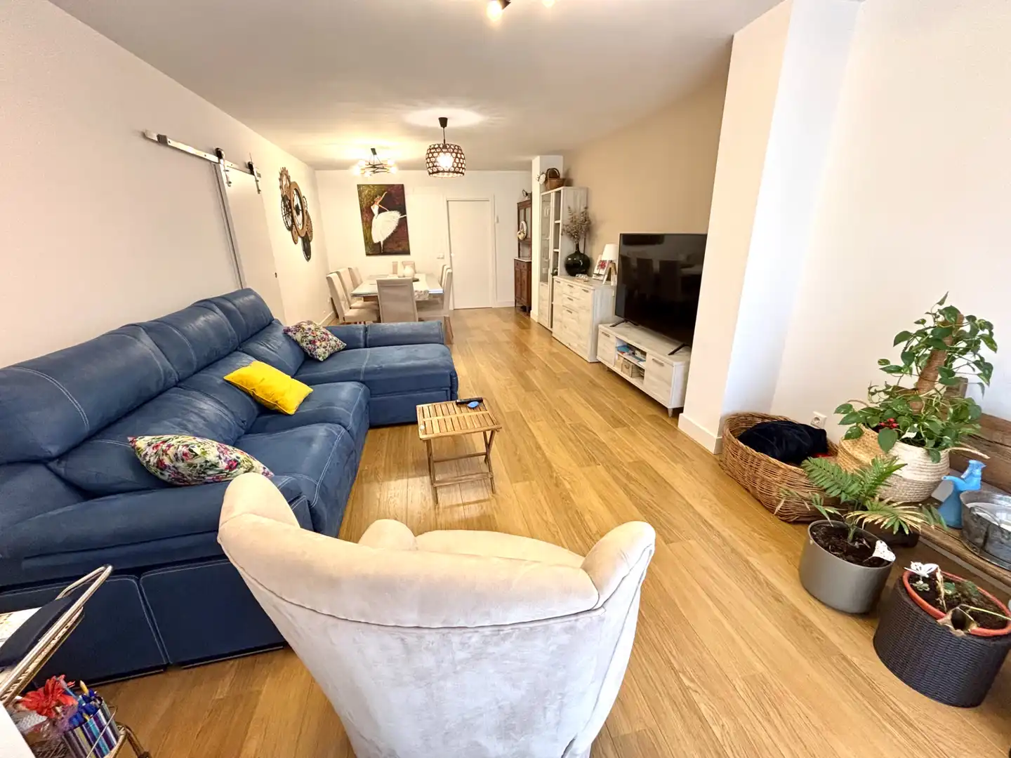Wohnzimmer von Wohnung zum Verkauf in Plasencia mit Klimaanlage, Heizung und Parkett