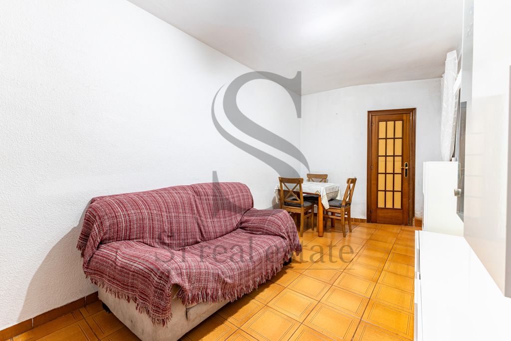 Exterior view of Flat for sale in  Barcelona Capital  with Furnished