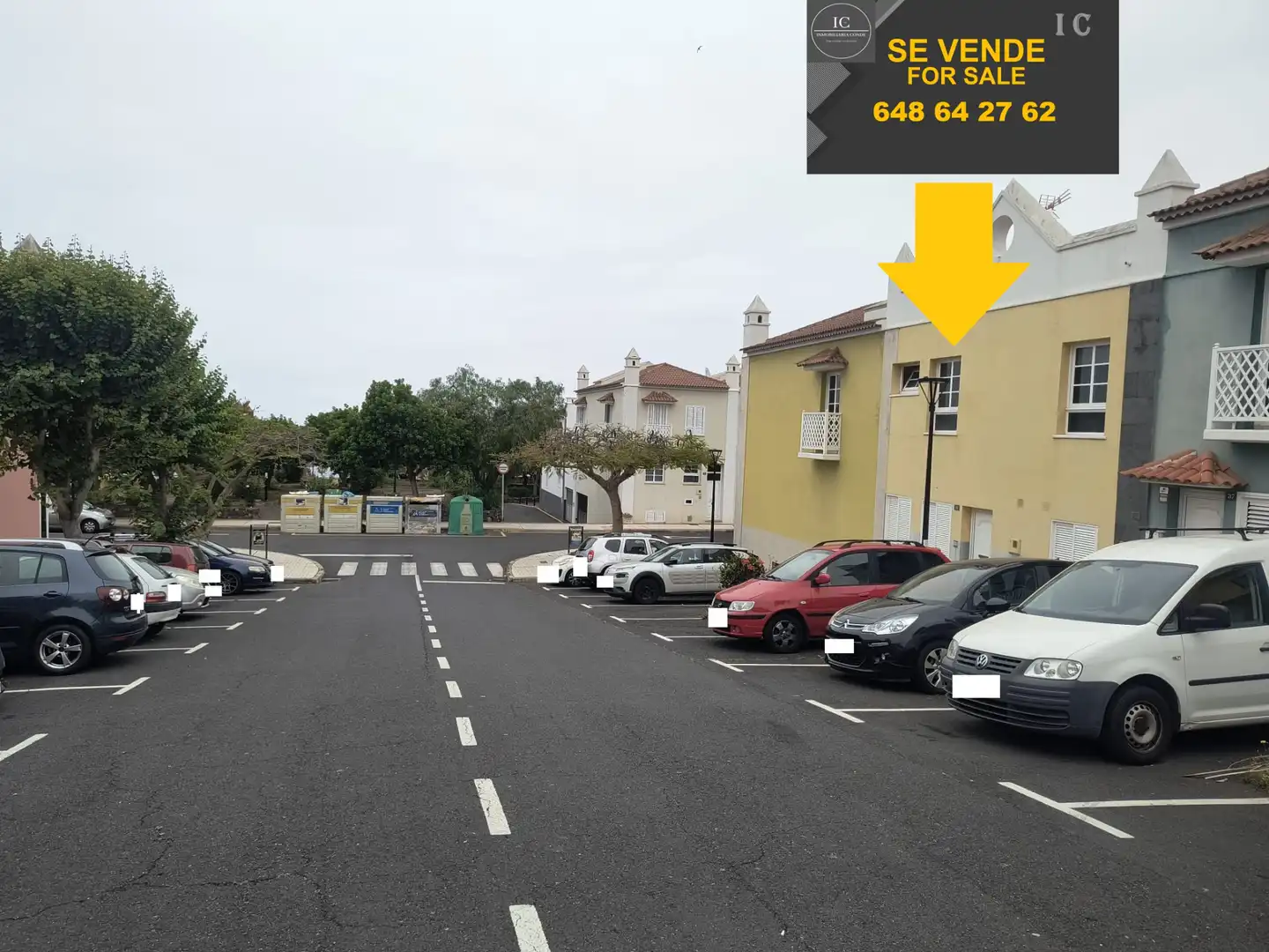 Parkplatz von Einfamilien-Reihenhaus zum Verkauf in Puerto de la Cruz mit Abstellraum, Ofen und Balkon